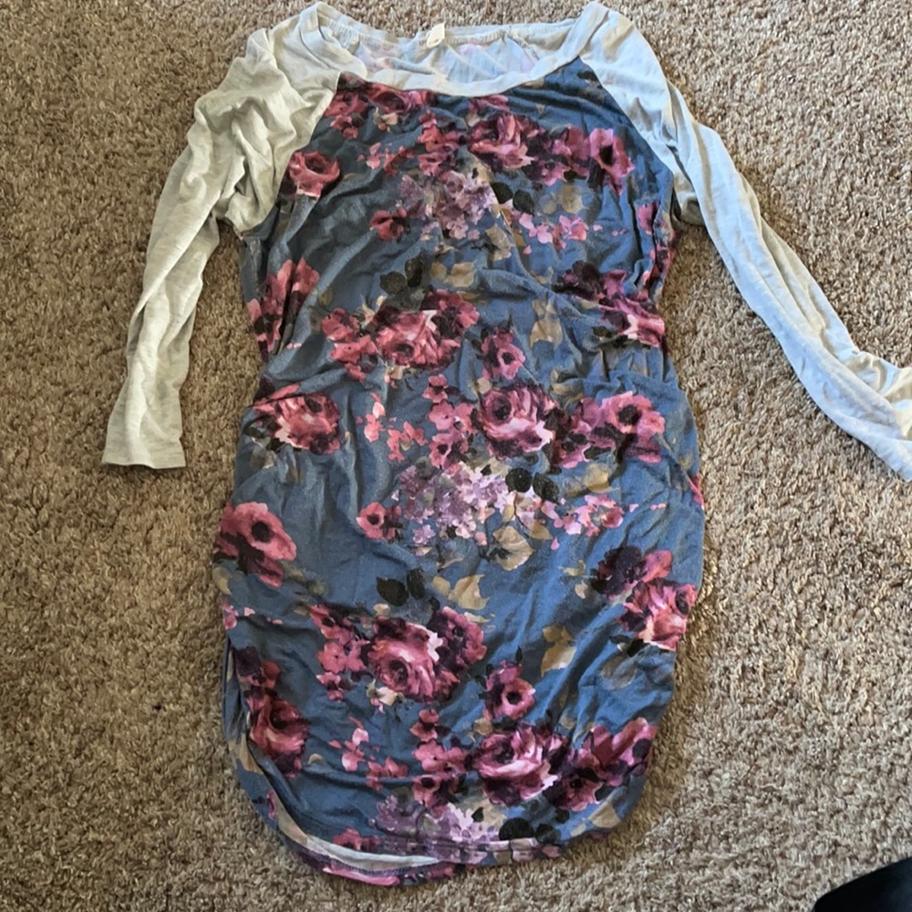 Three-quarter sleeve maternity top 🤰🏽
